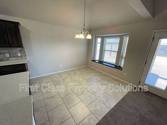 4th image of 1112 Chestnut Creek Dr