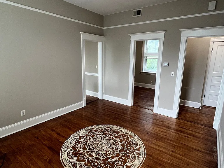 3100 N Western Ave — Photo 3