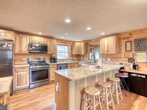 3rd image of 357 Nottleywoods Rd E