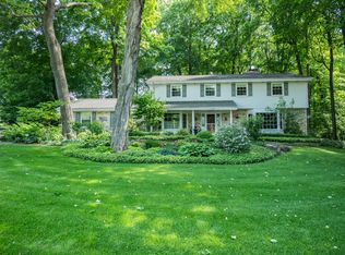 19455 Warwick Dr, Brookfield, WI 53045