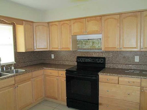 4th image of 826 Trotter Ave