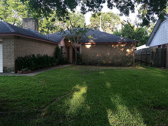 4th image of 1822 Airline Dr