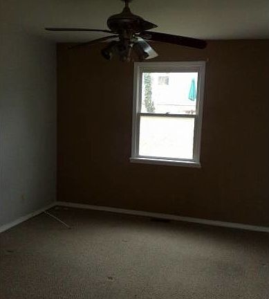 3rd image of 13 Boyd Ave