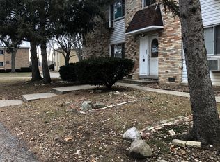 780 Waikiki Dr APT 1, Des Plaines, IL 60016