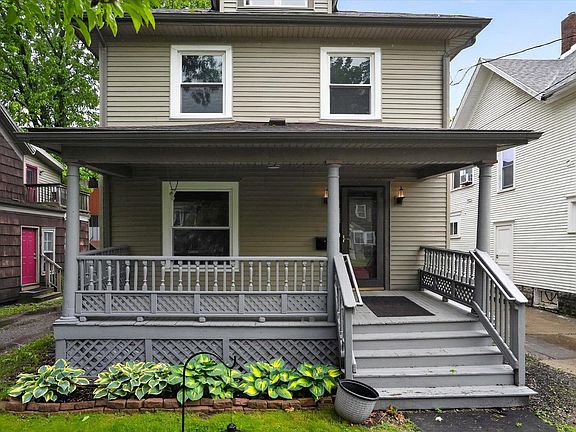 3rd image of 309 W Lapeer St
