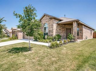 453 Spring Dr, Saginaw, TX 76131