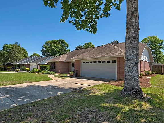 3rd image of 1818 Donegal Dr