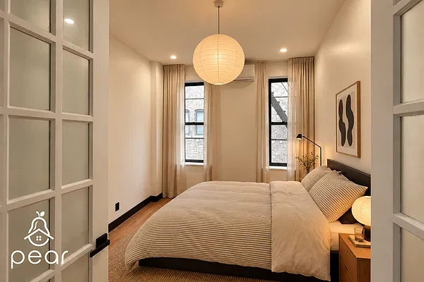 Bedroom, photo 1