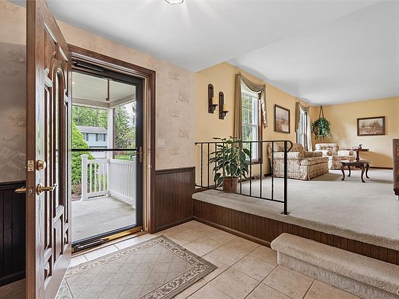 5th image of 104 Winsboro Rd