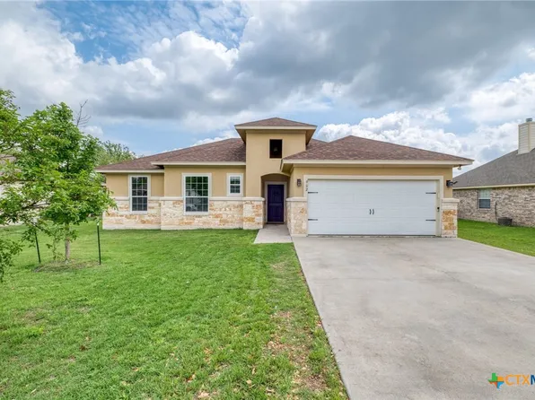 902 Fannin St, Lockhart, TX 78644