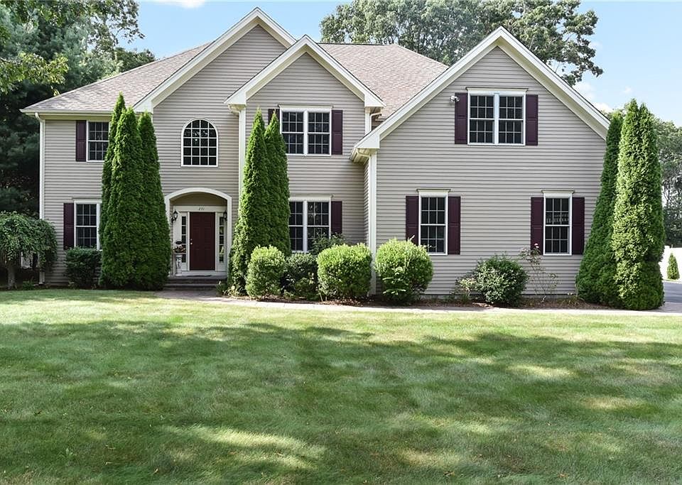 1st image of 271 Sylvan Ct N