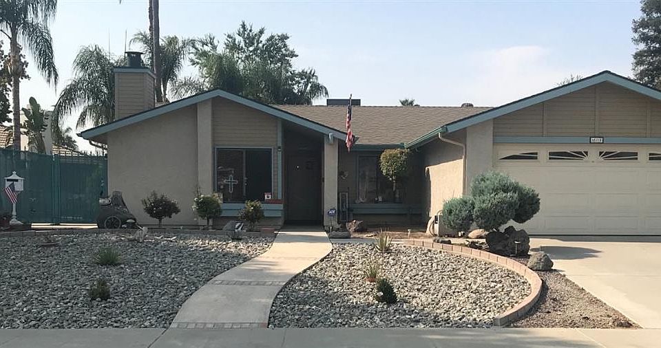 2nd image of 6113 Phyllis St