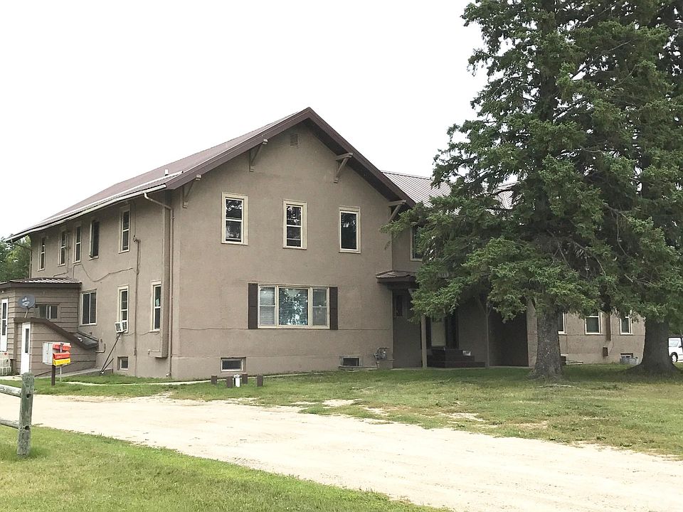 Apt building- Country setting close to town