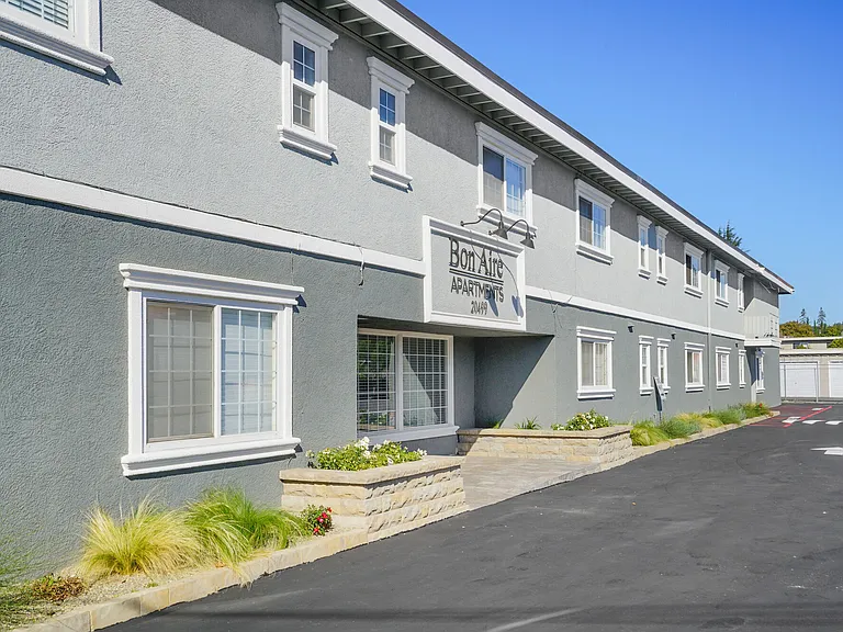 Bon Aire Apartments — Photo 55