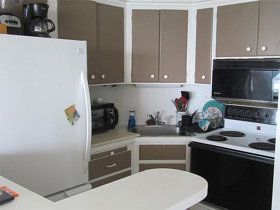 5th image of 4050 N Ocean Drive #608