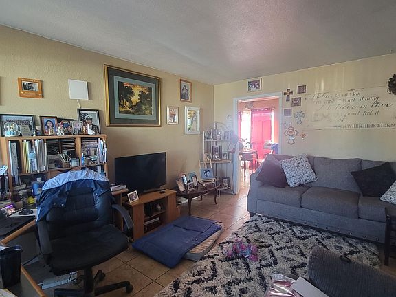5th image of 10092 Ontario Ave