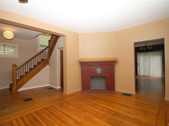 3rd image of 359 Bird Ave