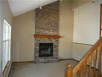 2nd image of 323 SE Onyx Dr
