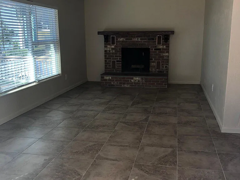 2175 Lakeview Dr — Photo 22