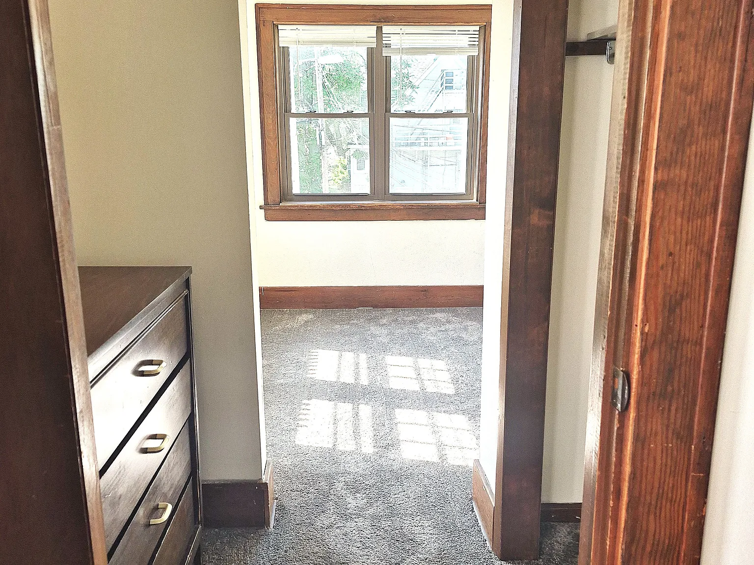 2 bed, 1.0 bath, 600 sqft, $990 — Photo 2