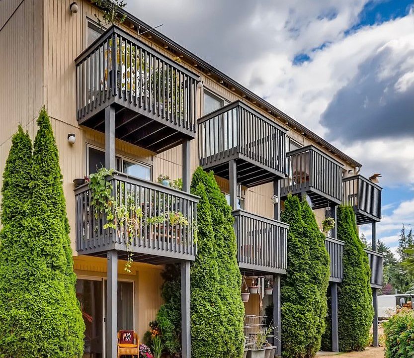 Welcome home! Nice spacious ground unit with partial view of Easter Lake and steps away from amenities.
