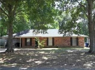 860 Moonglow Dr, Denham Springs, LA 70726