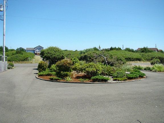 3rd image of 829 S Sand Dune Ave SW