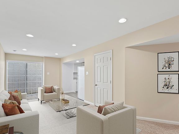 4th image of 10205 Waterford Dr