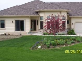 W206N16222 Melroy Pl, Jackson, WI 53037