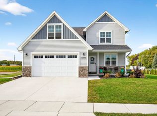 W6506 E Steamboat Ln, Appleton, WI 54915