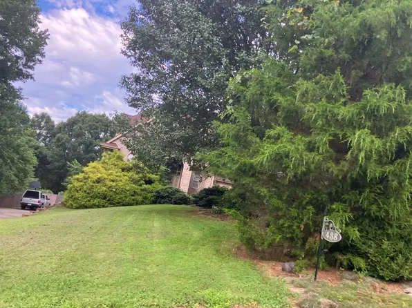 438 Casey Ln, Strawberry Plains, TN 37871