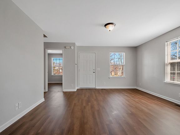 4th image of 191 Bellmore Ave