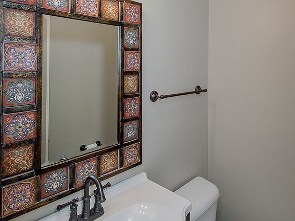 1/2 bathroom