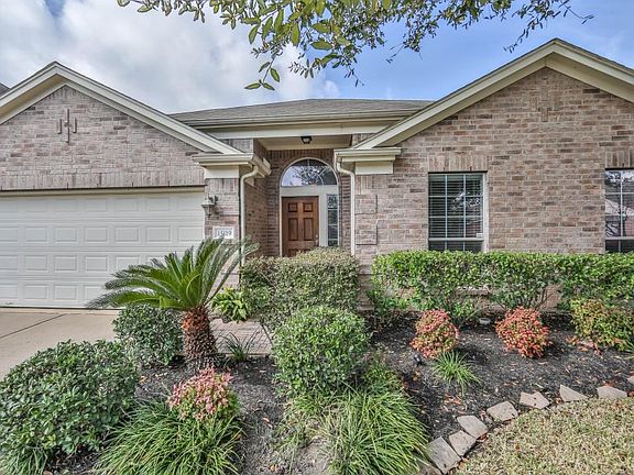 2nd image of 15119 Magnoliabough Pl