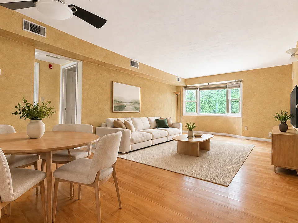 140 Quincy Ave #16