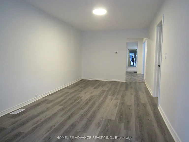 14 Graham Ave S — Photo 6