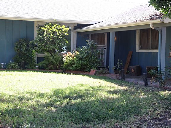 3rd image of 2410 N Justin Ave