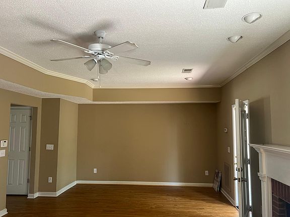Hallroom