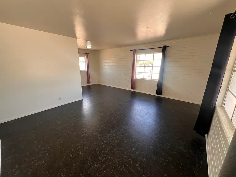 2743 S Norton Vis — Photo 4