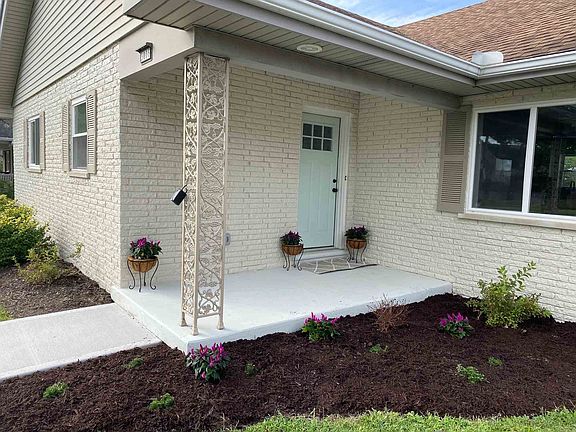 2nd image of 3006 Lindsey Dr