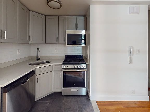4th image of 301 E 38th St APT 12H
