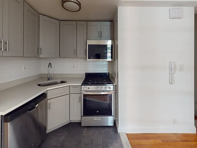 301 E 38th St #12H — Photo 4