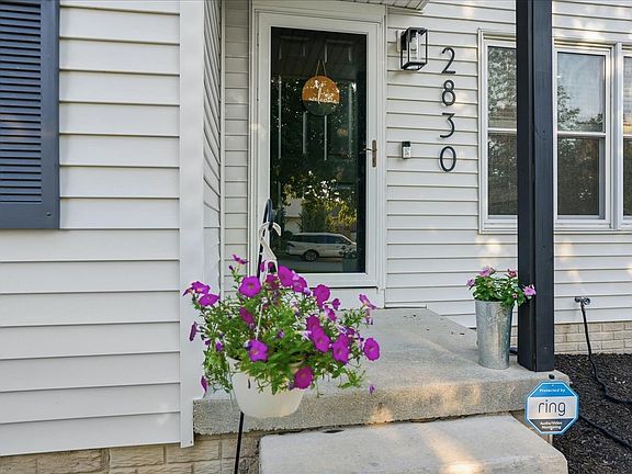 3rd image of 2830 Rocksbury Dr