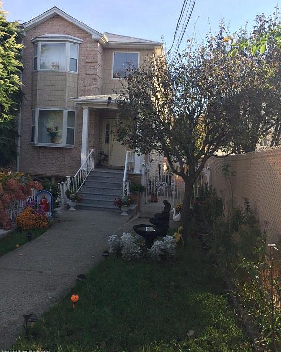 1st image of 129 Sharrott Ave