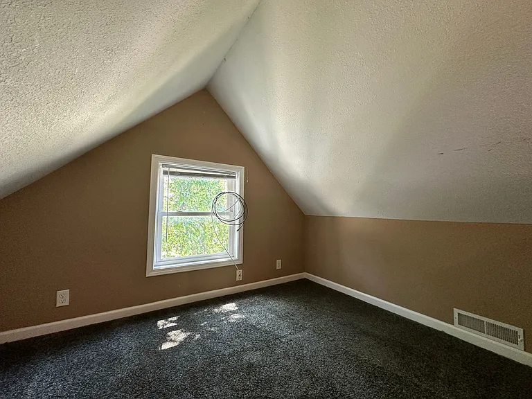 1408 S Madison St — Photo 24