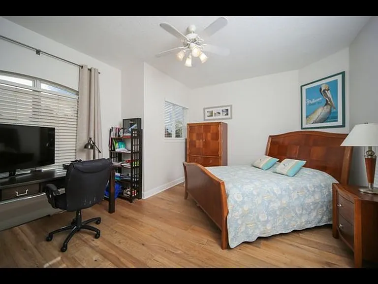 5453 46th Ct W — Photo 8