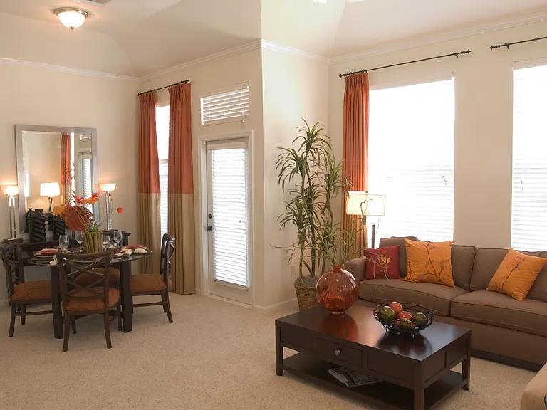 Calypso Bay Apartments — Photo 41