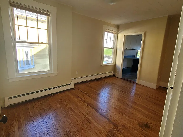 47 Railroad Ave #2R — Photo 5