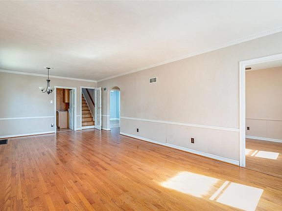 2nd image of 6515 Hancock Ave