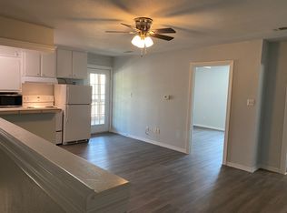 517 3rd St #A, Lexington, TX 78947